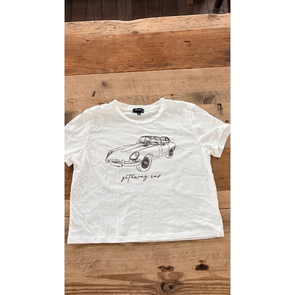 Originality Taylor Swift Getaway Car Graphic Tee White Short Sleeve Shirt M